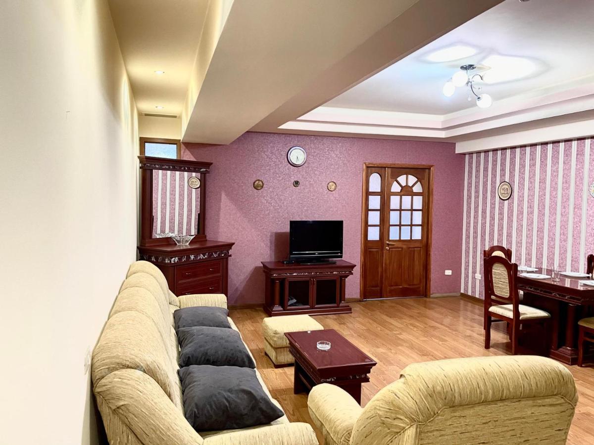 Apartments Emili Ереван Екстериор снимка