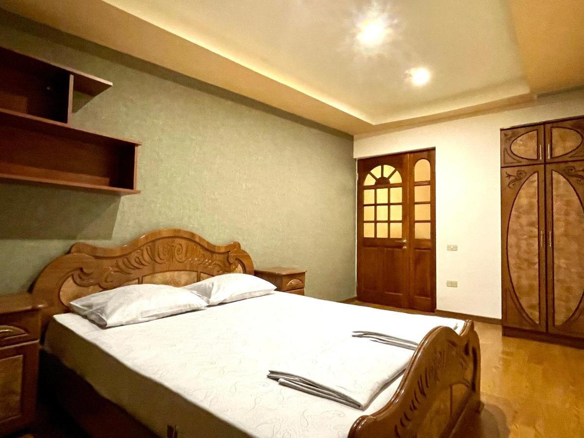 Apartments Emili Ереван Екстериор снимка