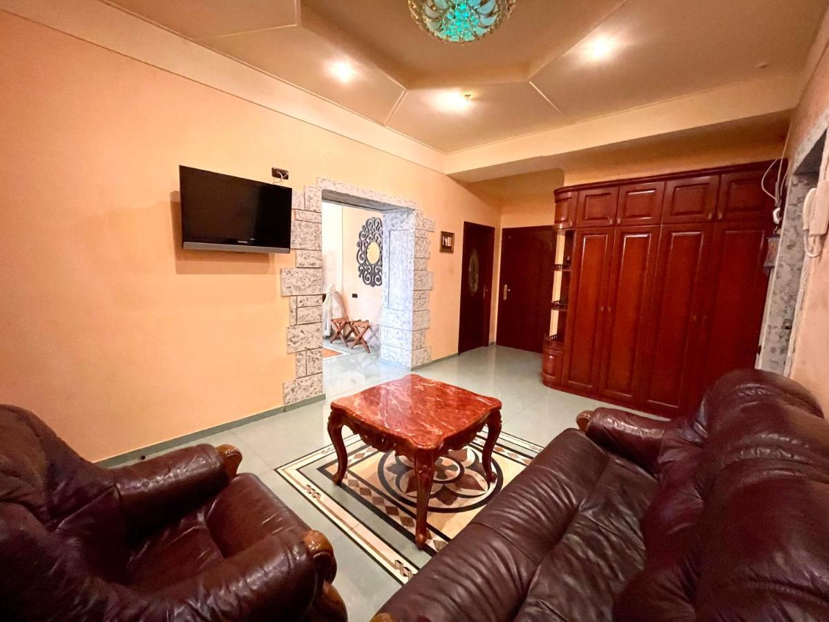 Apartments Emili Ереван Екстериор снимка