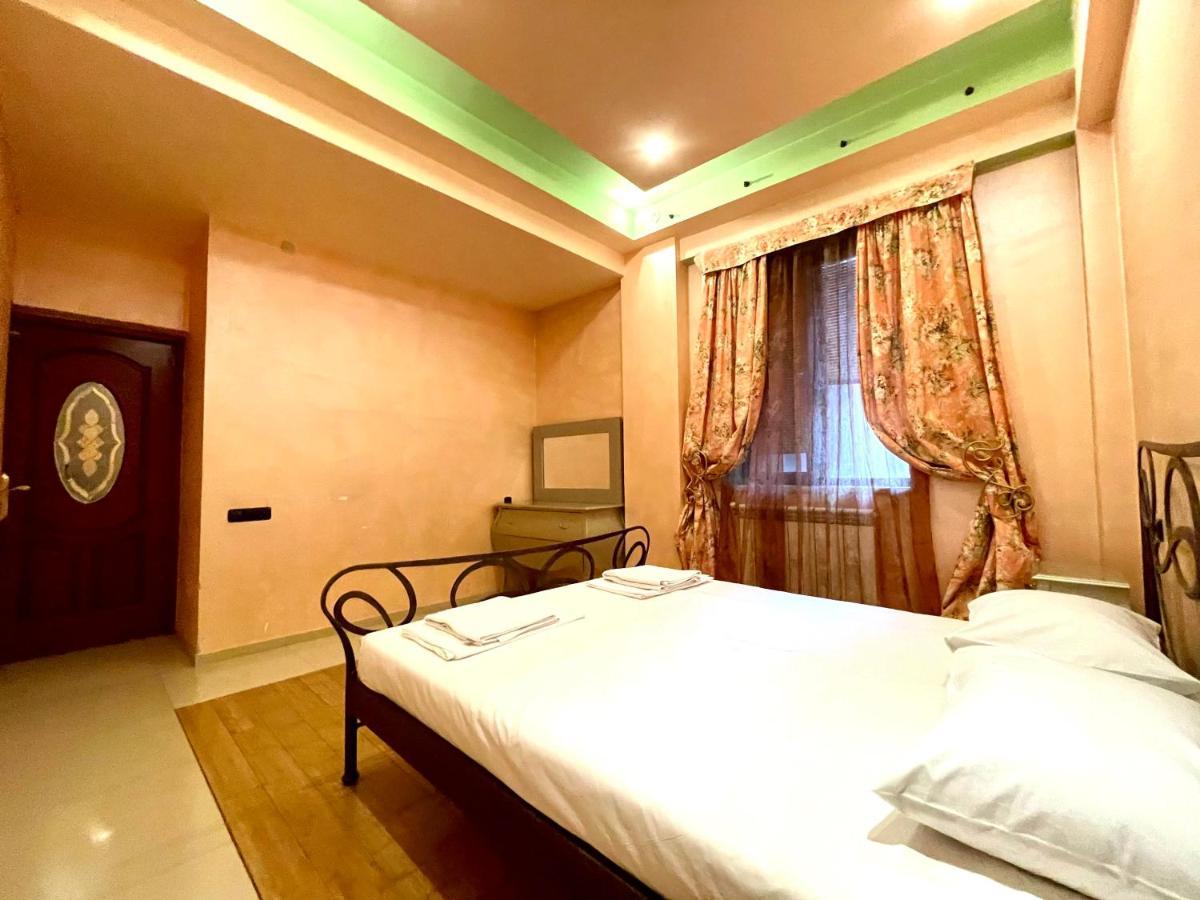 Apartments Emili Ереван Екстериор снимка