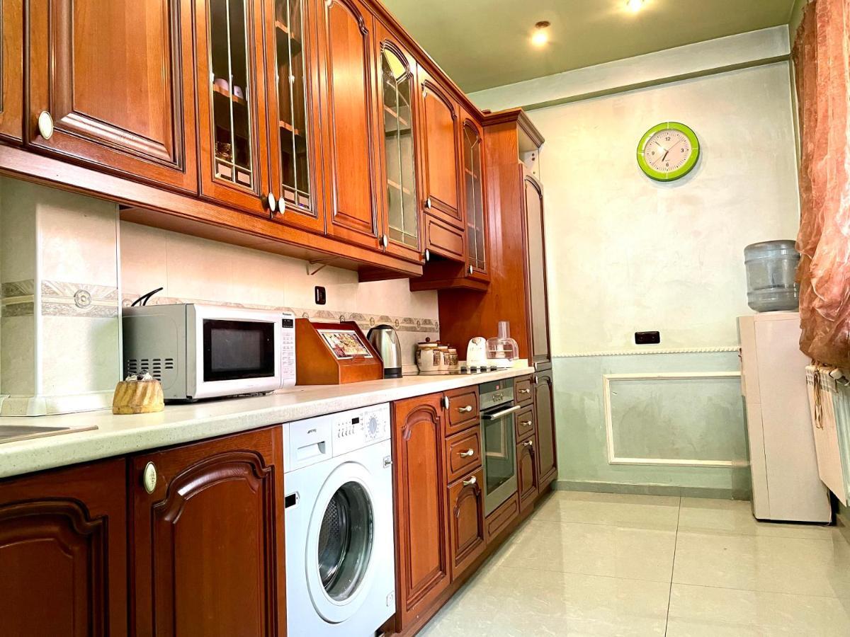 Apartments Emili Ереван Екстериор снимка