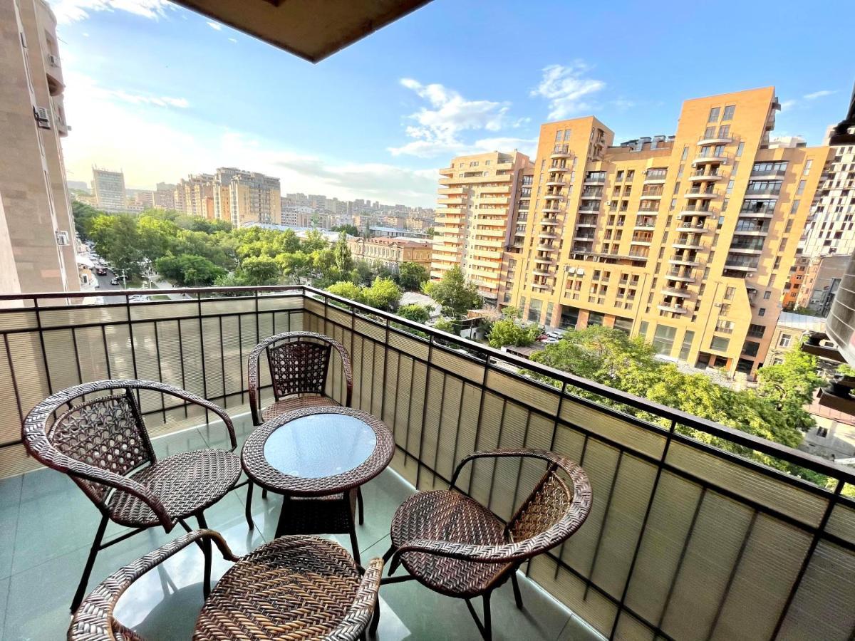 Apartments Emili Ереван Екстериор снимка