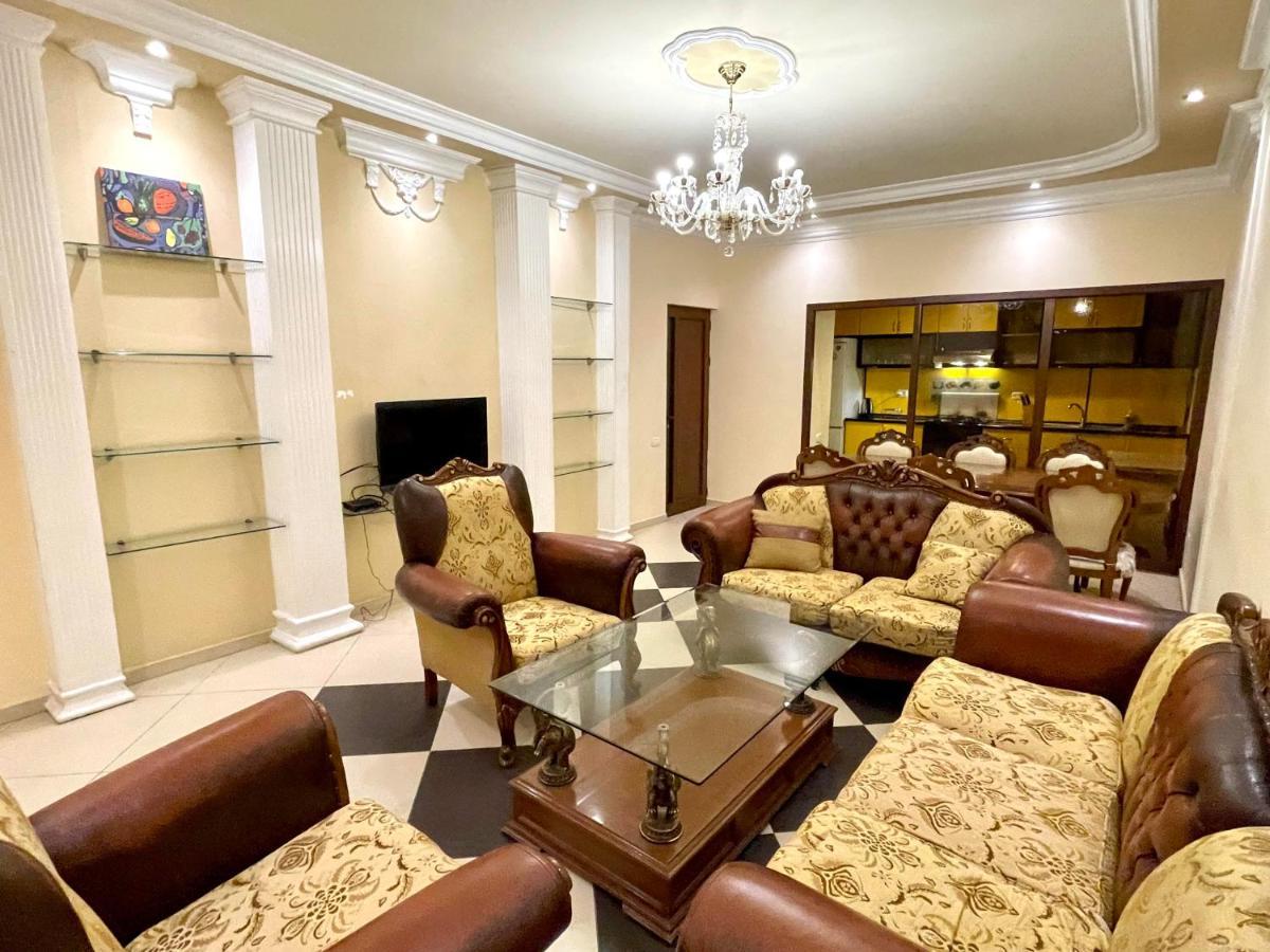 Apartments Emili Ереван Екстериор снимка
