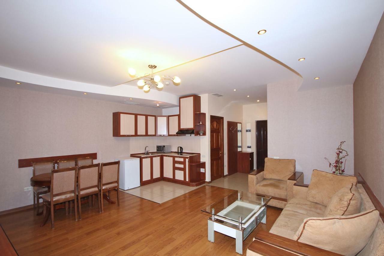 Apartments Emili Ереван Екстериор снимка