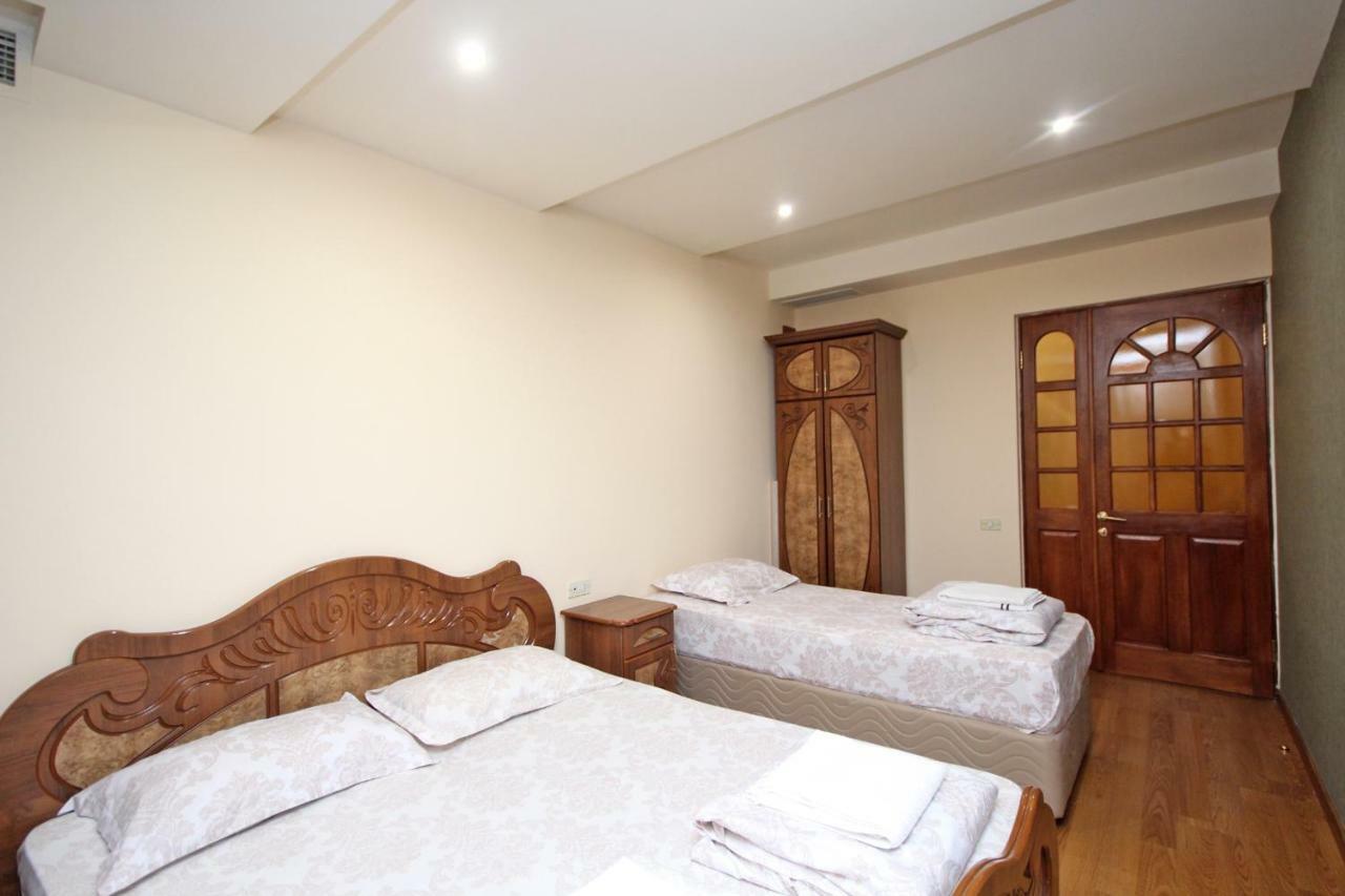 Apartments Emili Ереван Екстериор снимка