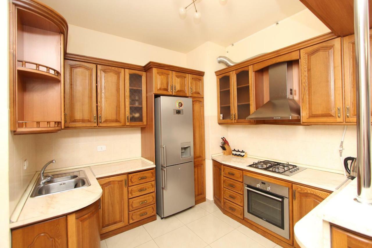 Apartments Emili Ереван Екстериор снимка
