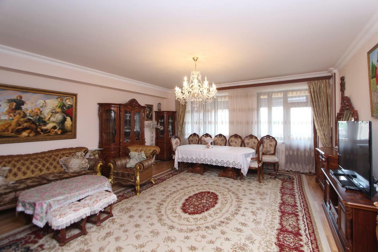 Apartments Emili Ереван Екстериор снимка