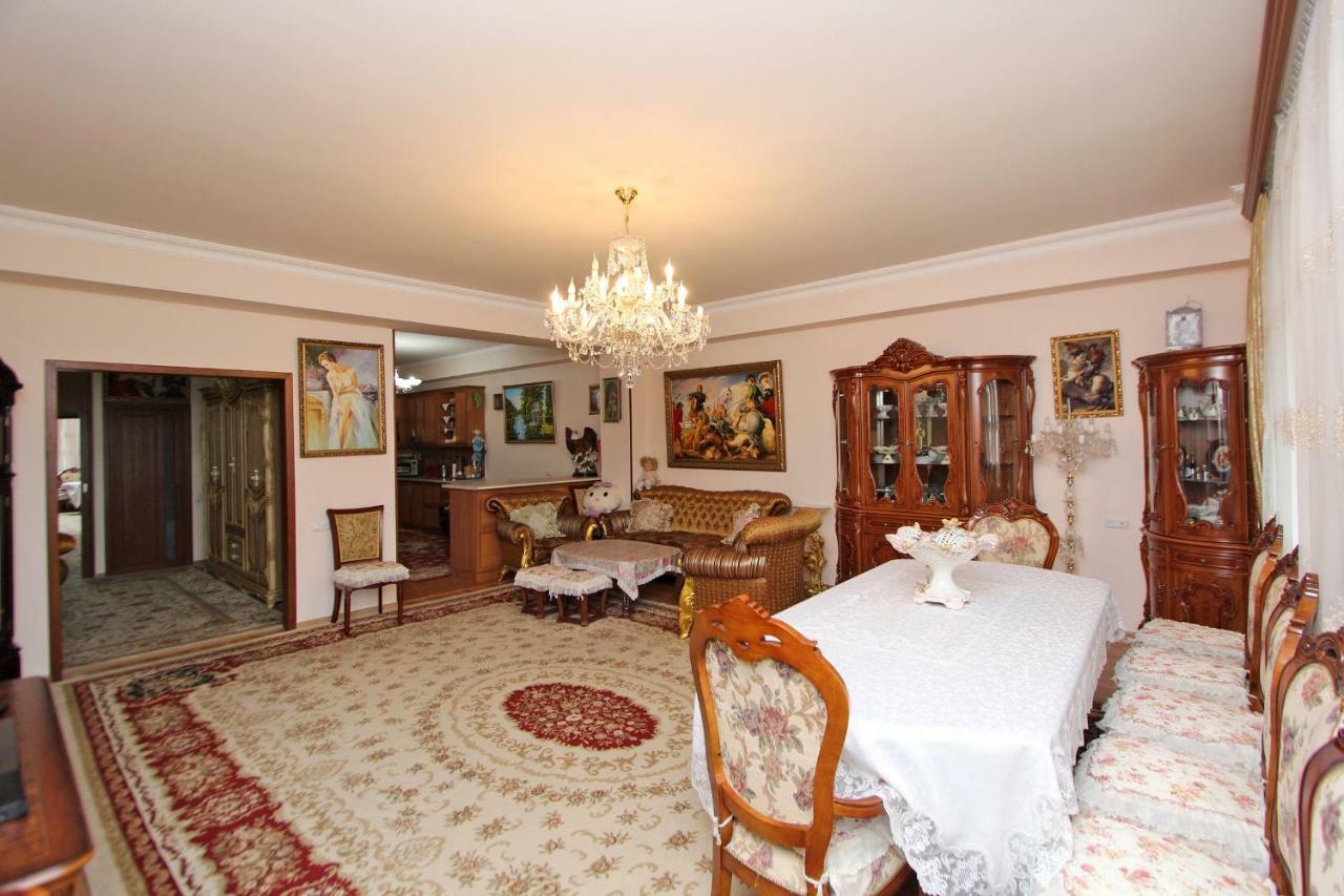 Apartments Emili Ереван Екстериор снимка