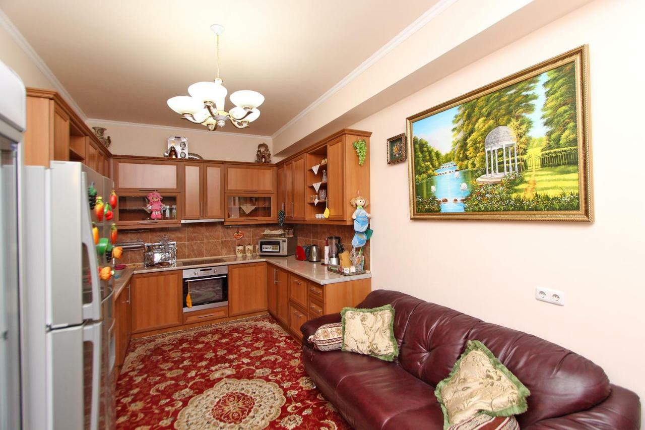 Apartments Emili Ереван Екстериор снимка