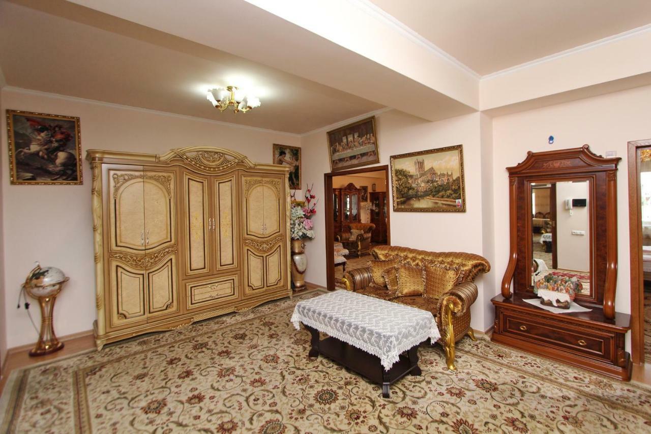 Apartments Emili Ереван Екстериор снимка